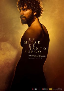 Cartel de 'En mitad de tanto fuego'.