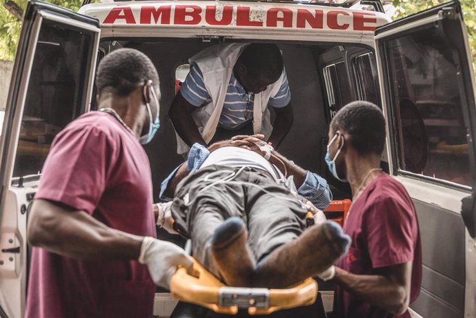Archivo - Imagen de archivo de una ambulancia en Haití
