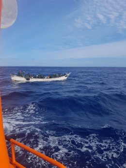 Patera rescatada por Salvamento Marítimo a unas 12 millas de Gran Canaria