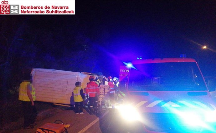 Los servicios de emergencias en el lugar del accidente.