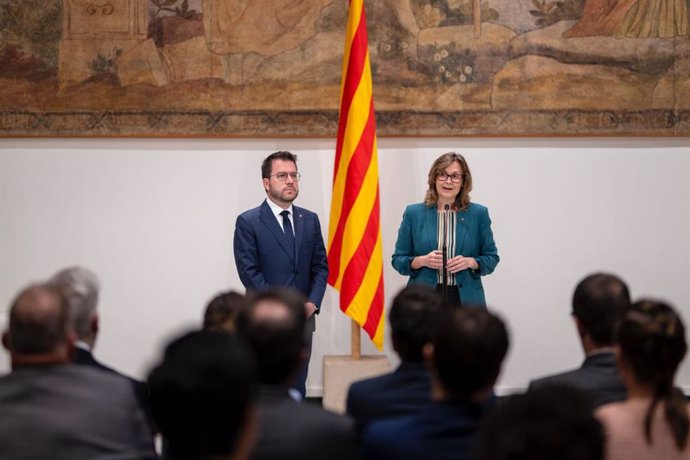 El presidente de la Generalitat, Pere Aragonès, y la consellera de Acción Exterior de la Generalitat, Meritxell Serret, en la clausura de la semana de los delegados del Govern en el Exterior en Barcelona