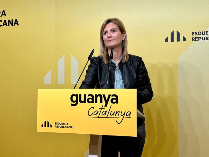 La portavoz de ERC, Raquel Sans, en rueda de prensa en la sede republicana