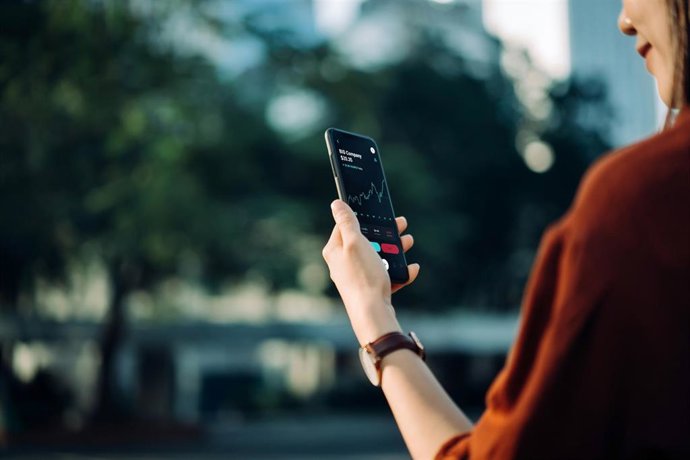 Archivo - El 55% de los españoles abriría una cuenta en empresas tecnológicas si ofrecieran productos financieros, según Sopra Steria.