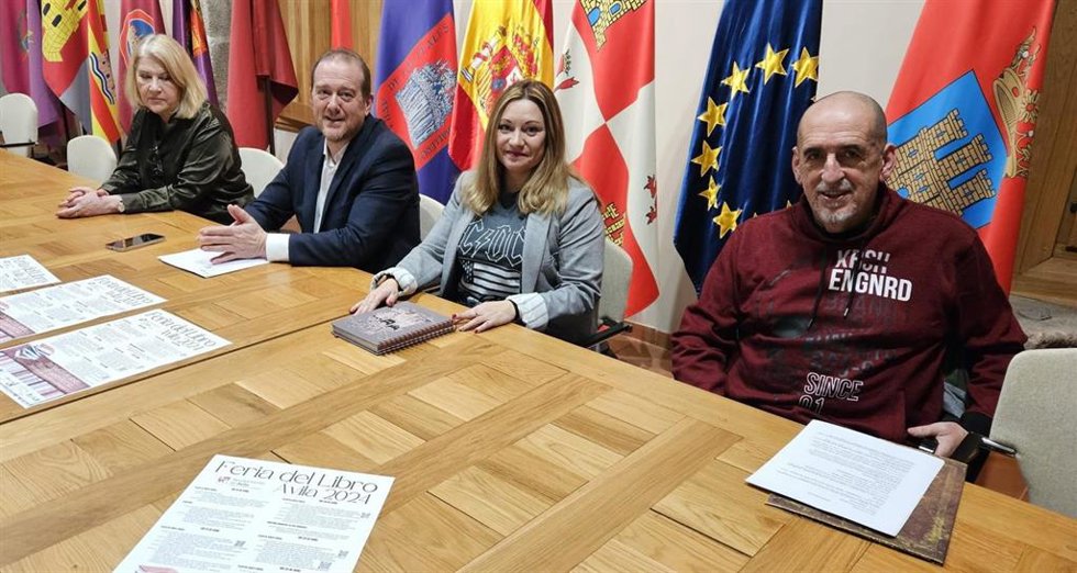 Un momento de la prsentación de la Feria del Libro de Ávila.