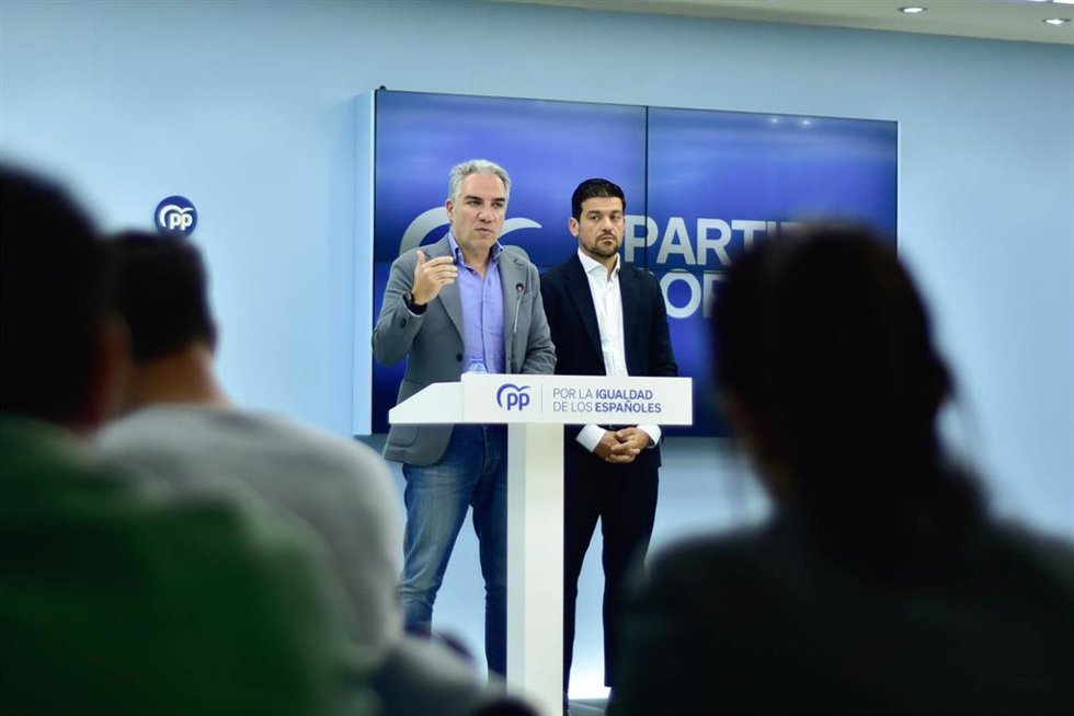 El vicesecretario de Coordinación Autonómica y Local y Análisis Electoral del PP, Elías Bendodo, este viernes en rueda de prensa en Málaga.