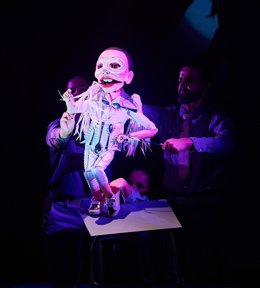 Escena de 'Cris pequeña valiente'.