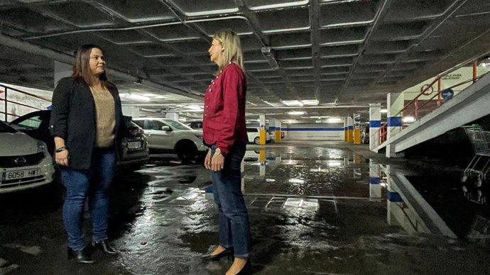 Concejalas socialistas en el parking de San Francisco