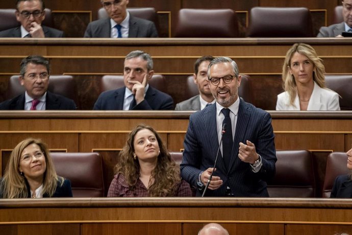 Archivo - El diputado del Partido Popular, Juan Bravo, interviene durante la sesión plenaria en el Congreso de los Diputados, a 21 de febrero de 2024, en Madrid (España). 