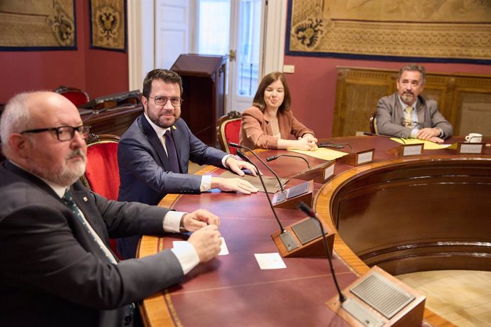 Archivo - El delegat de la Generalitat de Catalunya a Madrid, Joan Capdevila; el president de la Generalitat de Catalunya, Pere Aragonès i la portaveu d'ERC a la Cambra alta, Sara Bailac, durant la Comissió General de les Comunitats Autònomes