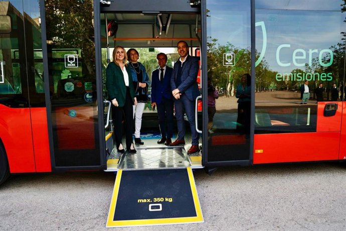 Granada apuesta por los buses cien por ciento eléctricos