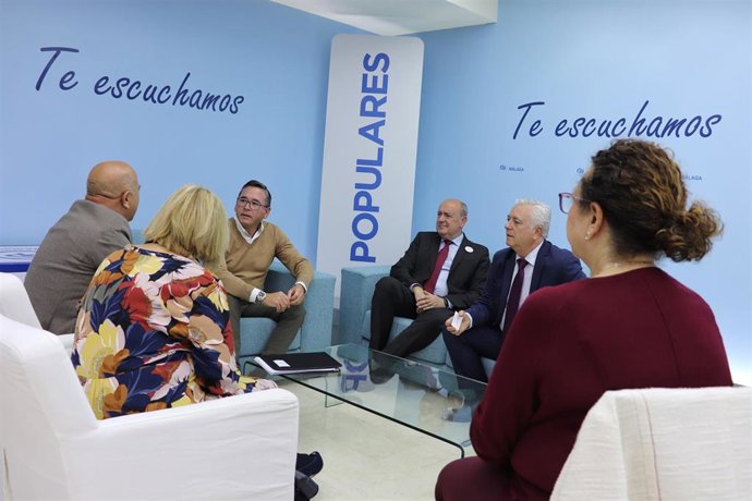 Reunión de Daniel Castilla (PP) con la Asociación Nacional de Afectados por la Mutualidad de la Abogacía (Anama).