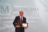 Foto: El doctor Ruiz Veguilla, de Quirónsalud Infanta Luisa, Premio de Medicina Siglo XXI en Otorrinolaringología