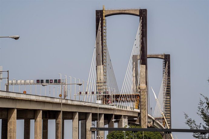 Archivo - Vistas del puente del Centenario 