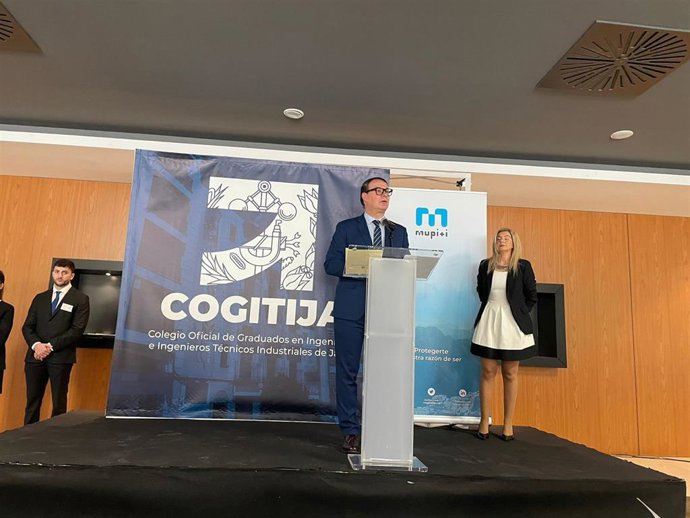 Acto del Colegio Oficial de Ingenieros Técnicos Industriales de Jaén.