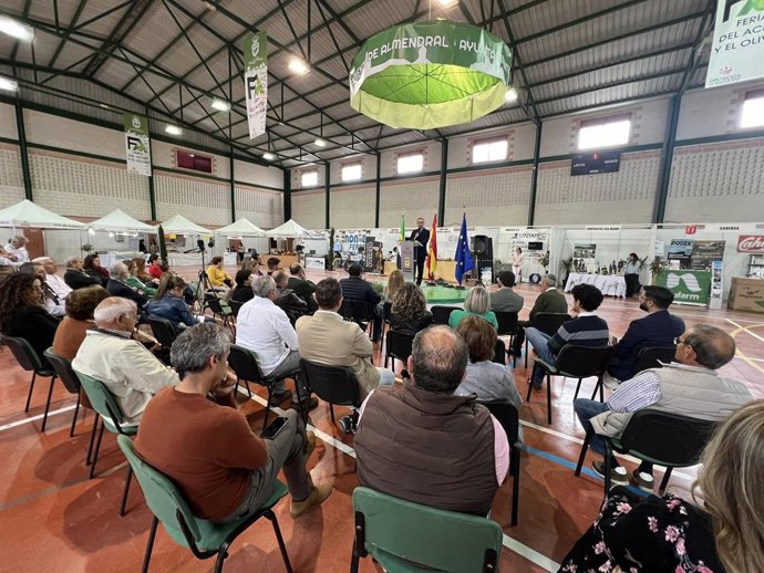 El director general de la PAC, Juan Eloy Rodríguez, interviene en la VIII Feria del Aceite y el Olivar de Almendral
