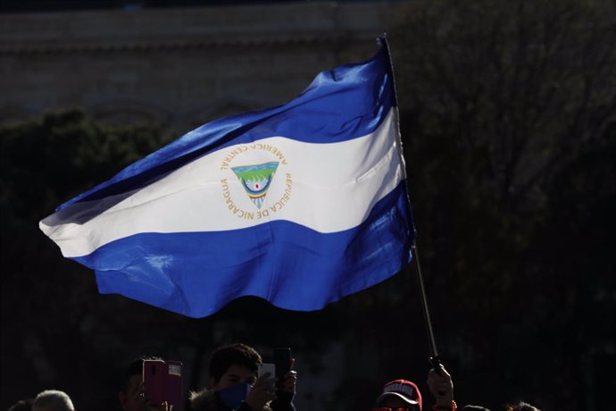 Archivo - January 12, 2019 - Madrid, Spain - Waving flag of Nicaragua seen during the protest..The Nicaraguan community based in Madrid, Spain, called on the Nicaraguans to hold a demonstration that started from Plaza ColAln and ended in front of the Nica