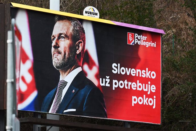 Archivo - February 4, 2024, Bratislava, Slovakia: The election billboard of presidential candidate and current speaker of the National Council Peter Pellegrini on the street in Bratislava. Slovakia is set to conduct its first round of presidential electio