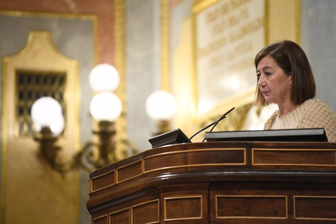 La presidenta del Congreso Francina Armengol durante una sesión plenaria, en el Congreso de los Diputados, a 19 de marzo de 2024, en Madrid (España). El 'caso Koldo' vuelve, por tercera semana consecutiva, a ser protagonista del Pleno del Congreso. Aparte