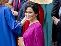 Isabel Díaz Ayuso vuelve a confiar en Vicky Martín Berrocal con un vestido low cost para la gran boda