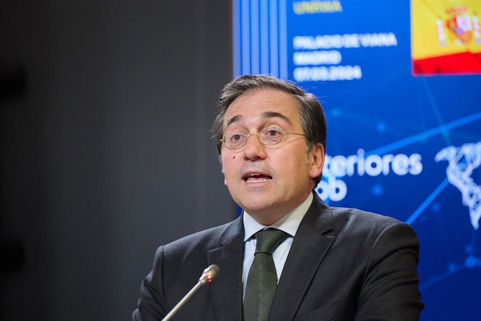 Archivo - El ministro de Asuntos Exteriores, Unión Europea y Cooperación, José Manuel Albares, comparece en rueda de prensa tras su reunión con el comisionado general de la Agencia de Naciones Unidas para los Refugiados de Palestina en Oriente Próximo (