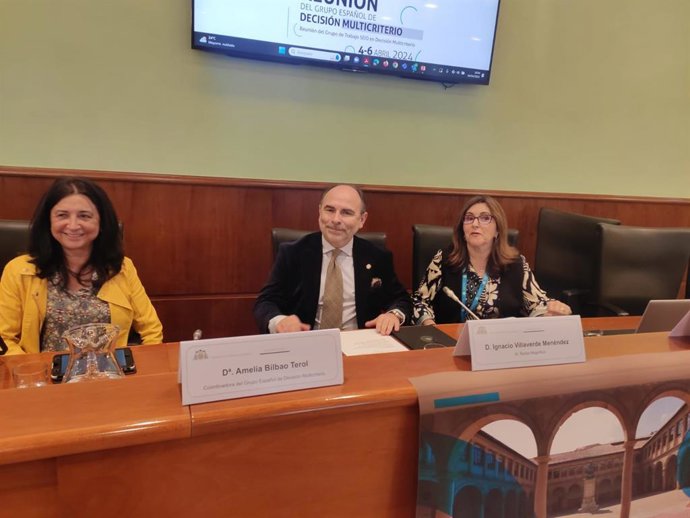 Ignacio Villaverde, en el centro