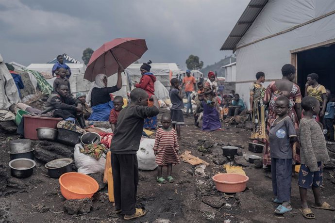 Archivo - GOMA (DR CONGO), Feb. 8, 2024  -- Displaced people are seen in a refugee camp on the outskirts of Goma, North Kivu province, Democratic Republic of the Congo, on Feb. 8, 2024. Escalating violence in eastern Democratic Republic of the Congo (DRC)