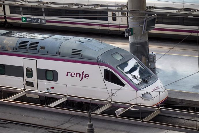Trenes de Renfe con motivo de la segunda fase de la operación Salida por Semana Santa en la Estación de Atocha, a 27 de marzo de 2024, en Madrid (España). 