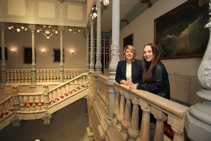 La regidora ha recibido a la bailaora, reciente premio Kairós, y asegura que es una gran embajadora de la cuidad