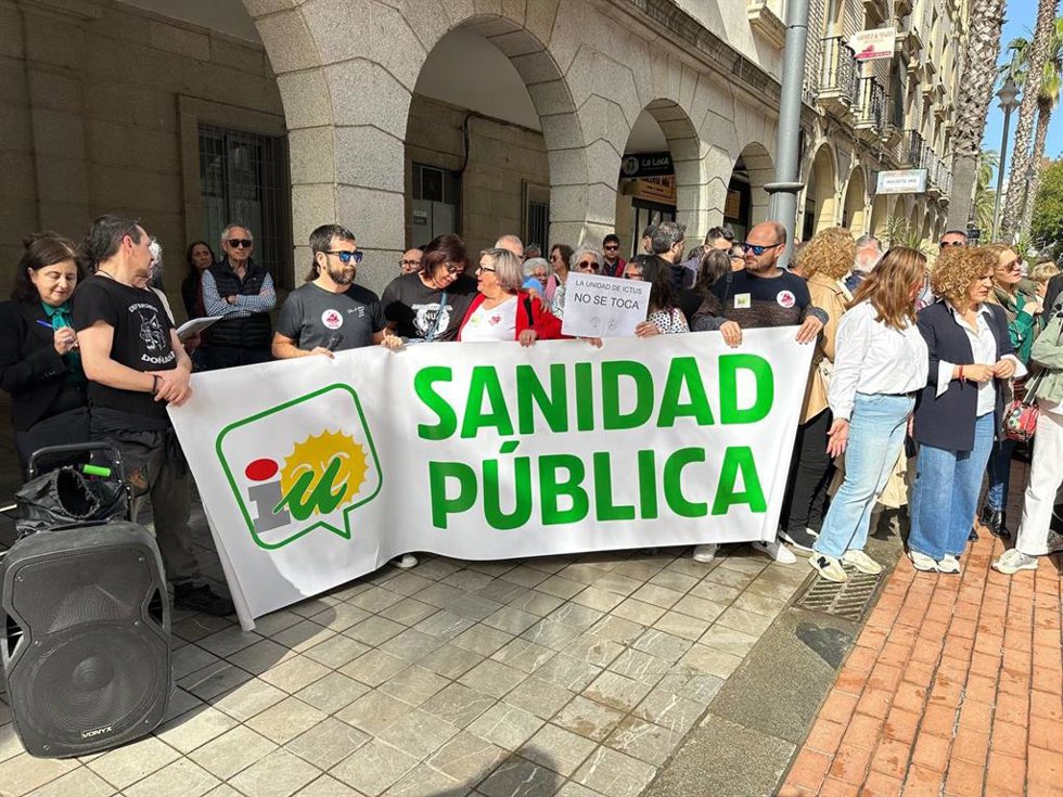 IU en la manifestación de Marea Blanca