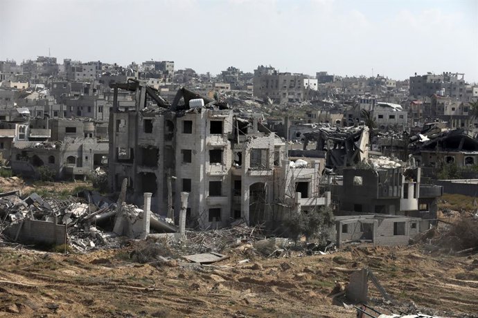 April 7, 2024, Khan Yunis, Gaza Strip, Palestinian Territory: A view of debris of destroyed settlement after Israeli forces' withdrawal from parts of Khan Yunis, at Salahuddin Street in Gaza on April 07, 2024. Palestinian families return their homes aft
