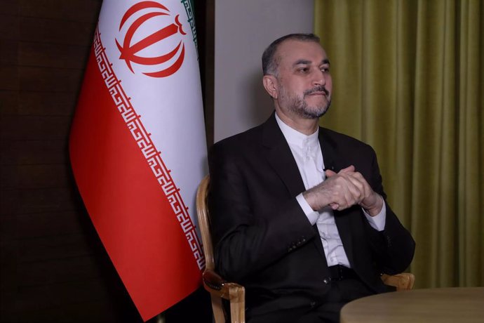 Archivo - El ministro de Exteriores de Irán, Hosein Amirabdolahian durante una entrevista a la cadena de televisión Al Mayadín en Suiza (archivo)