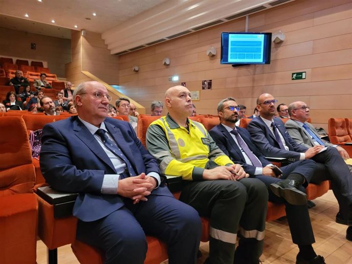 Miguel Ángel Anía, en primer plano, durante la celebración de la jornada.