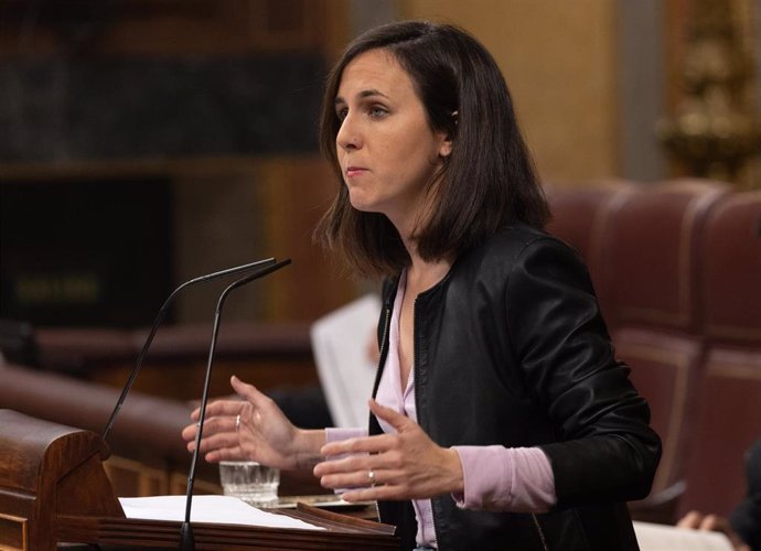 La secretaria general de Podemos, Ione Belarra, interviene durante una sesión plenaria, en el Congreso de los Diputados, a 19 de marzo de 2024, en Madrid (España). 