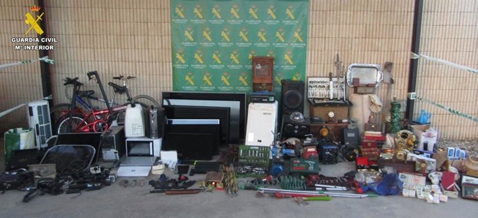 Objetos incautados durante la Operación Galoisasi.