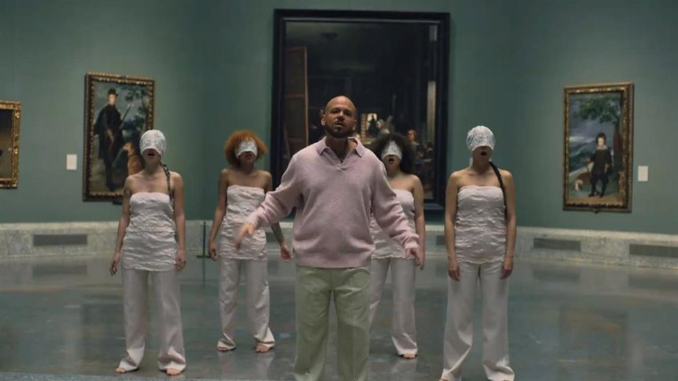 Residente ha grabado un nuevo vídeo de su tema '313' en el Museo del Prado.