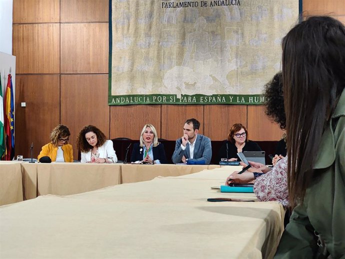Jornada de Por Andalucía en el Parlamento sobre las necesidades de las personas con TEA.