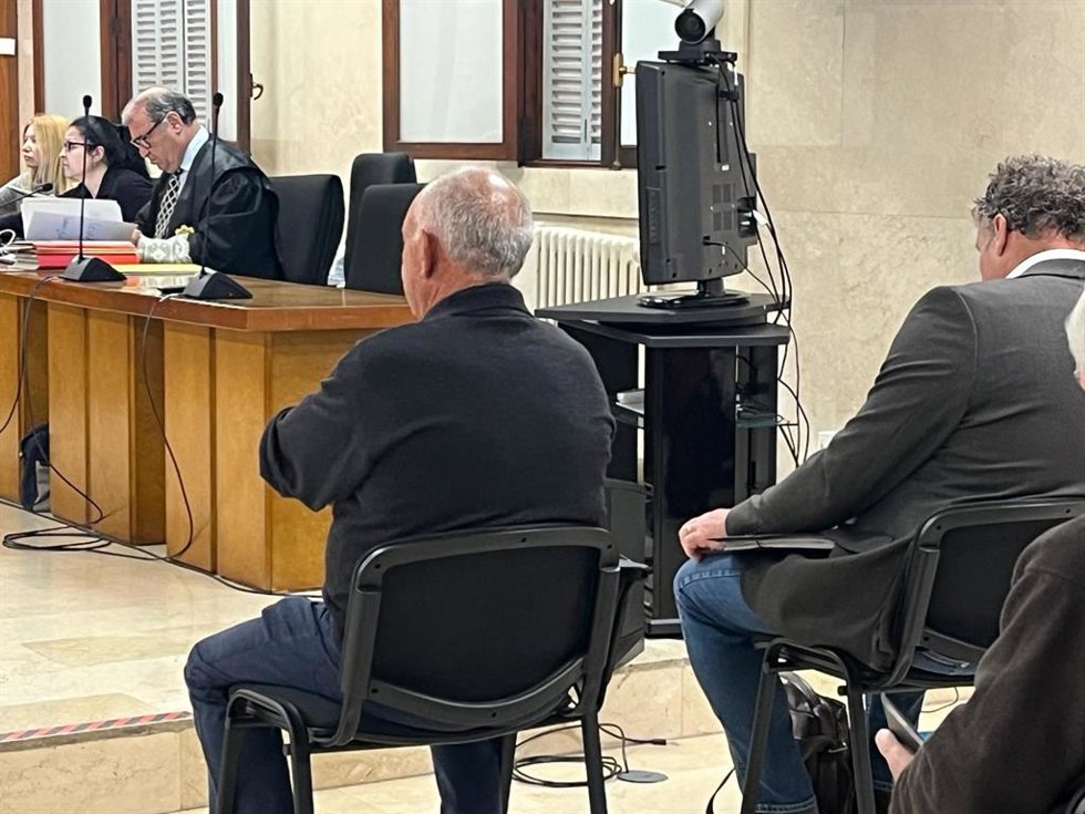 El empresario Miguel Pascual, sentado para el juicio por la pieza conocida como caso Pabisa.