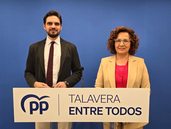 Santiago Serrano y Carmen Riolobos en rueda de prensa.