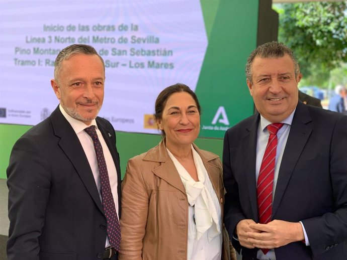 Rafa Recio, Eva Patricia Bueno y Javier Fernández en el acto del metro