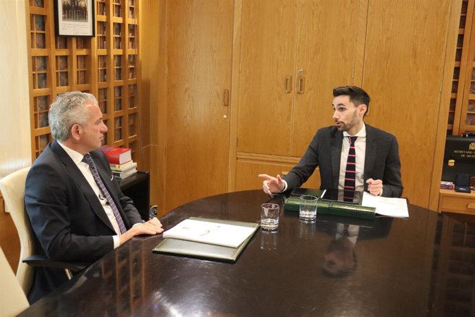 Sen y Pérez durante la reunión en el Ministerio.