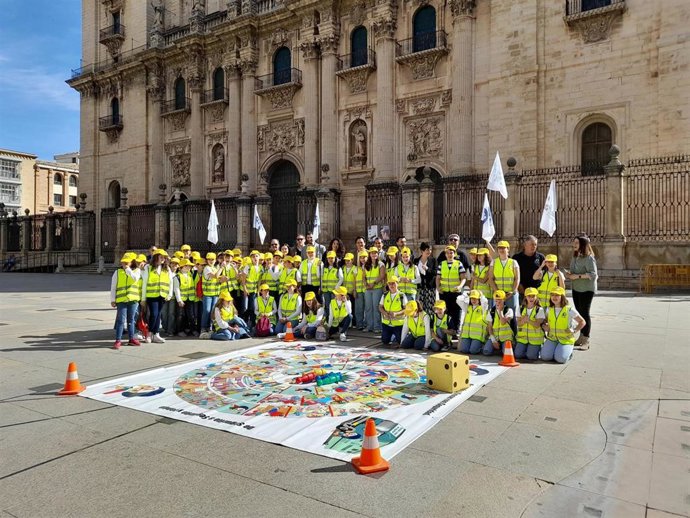 Conmemoración del 30 aniversario de la campaña 'Aprende a crecer con seguridad'.