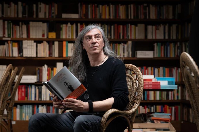 Gerard Quintana en rueda de prensa en la Llibreria Ona de Barcelona este lunes