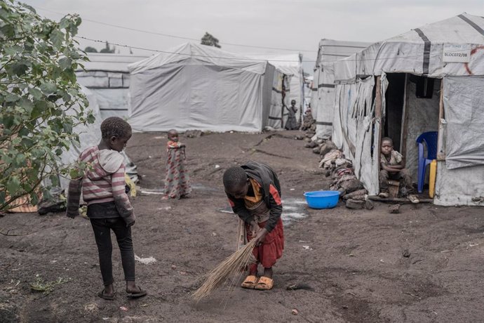 Archivo - Niños desplazados por el conflicto en un campamento de refugiados en los alrededores de Goma, en el este de República Democrática del Congo (RDC)