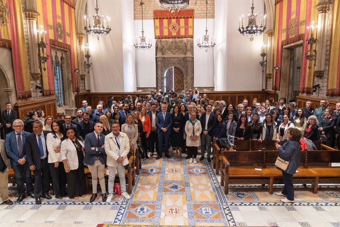 Acte de commemoració de l'Ajuntament de Barcelona pel Dia Internacional del Poble Gitano