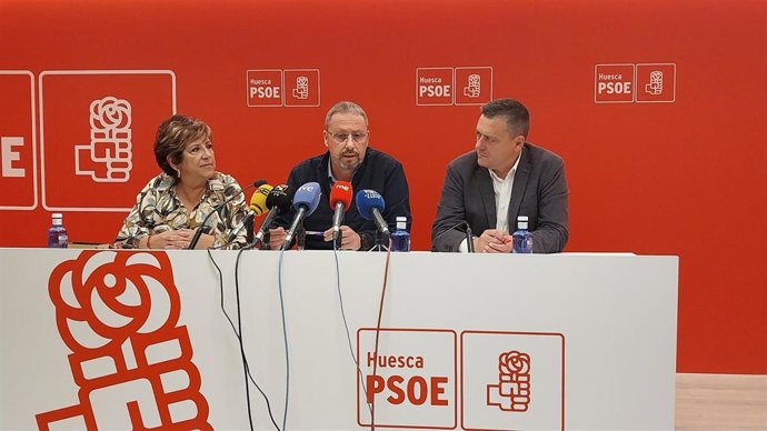 Rueda de prensa en la sede del PSOE Alto Aragón.