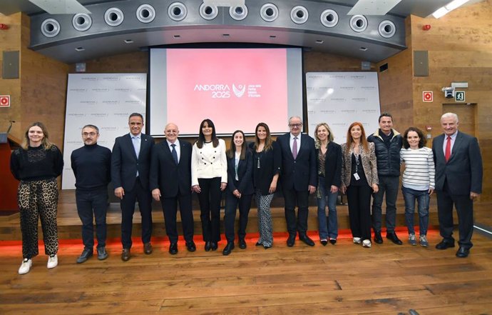 Participantes en la presentación del logo de los Juegos de los Pequeños Estados