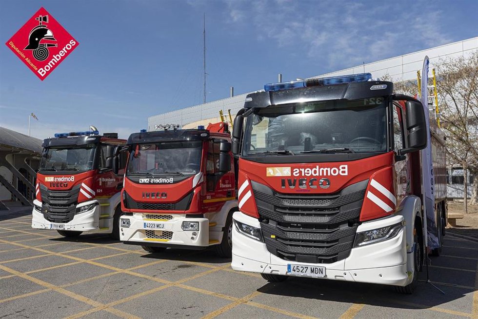 Archivo - Camiones del Consorcio Provincial de Bomberos de Alicante.