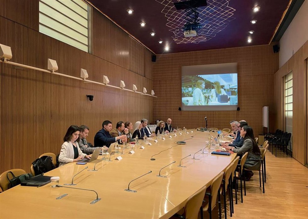 Representantes del Ayuntamiento, GSMA y entidades del sector reunidos para compartir sus conclusiones sobre el MWC 2024.
