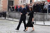 Foto: Los Reyes coinciden con Don Juan Carlos y Doña Sofía en el funeral de Fernando Gómez-Acebo en Madrid