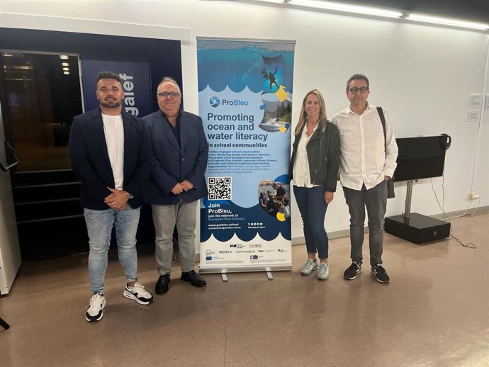 Christian Esteva (Escuelas Azul), Antonio Mercante (DG Puertos y Transporte Marítimo), Pep Benitez y Catalina Busquets (IES Bendinat)